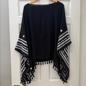 Three Bird Nest Black and White Tassel Cover